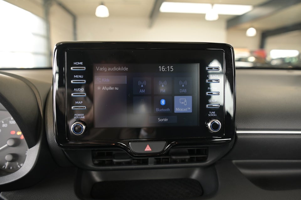 Toyota Yaris 1,5 Hybrid H3 e-CVT 5d