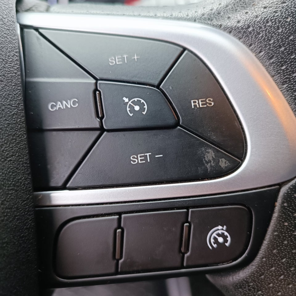 Iveco Daily 3,0 35S18 Box m/lift AG8 2d