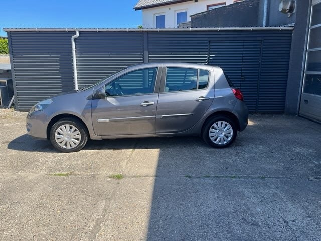 Renault Clio III 1,2 16V Authentique 5d