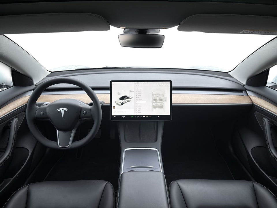 Tesla Model 3 Long Range AWD 4d