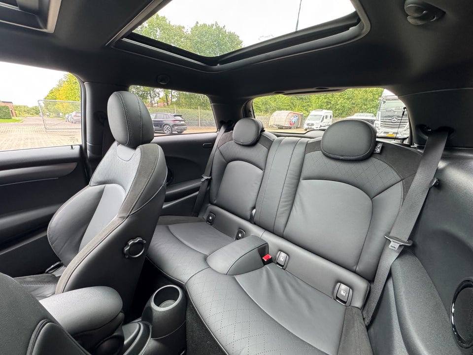 MINI Cooper SE Yours Trim 3d