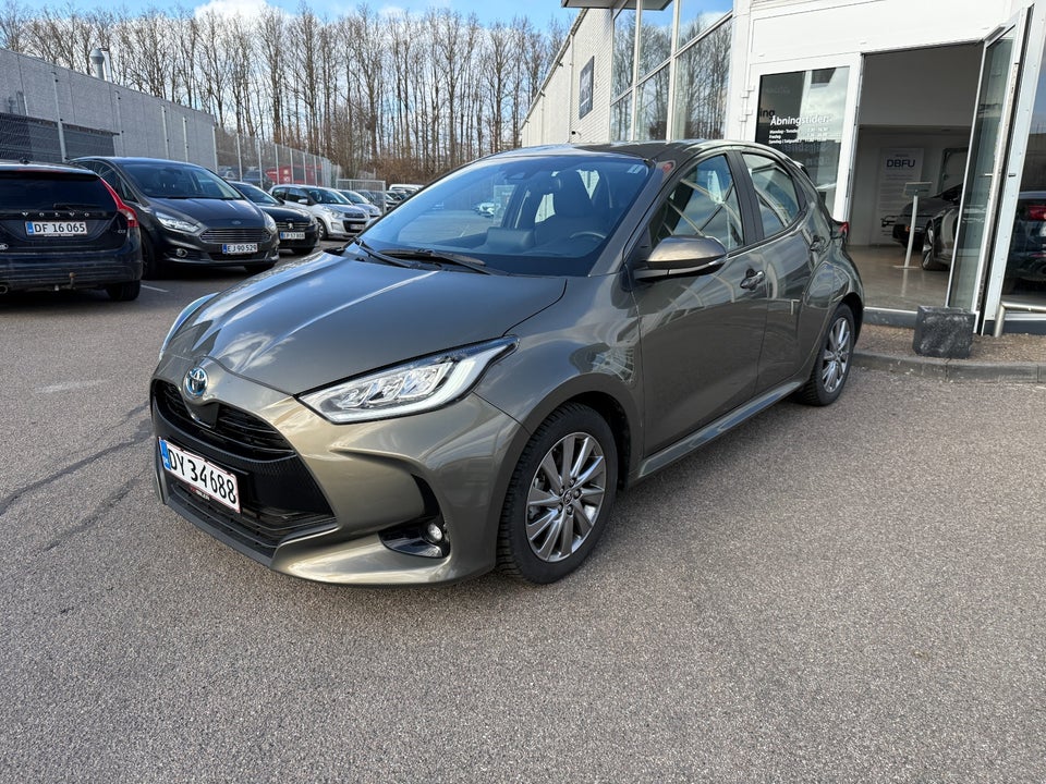 Toyota Yaris 1,5 Hybrid Active Tech+ Design e-CVT 5d