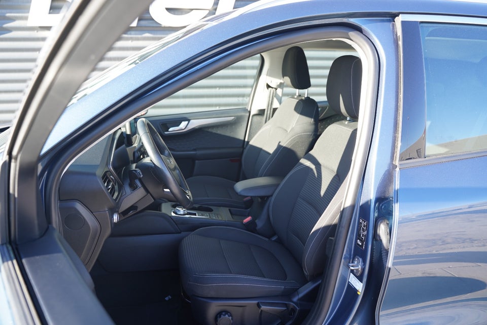 Ford Kuga 2,5 PHEV Titanium CVT 5d