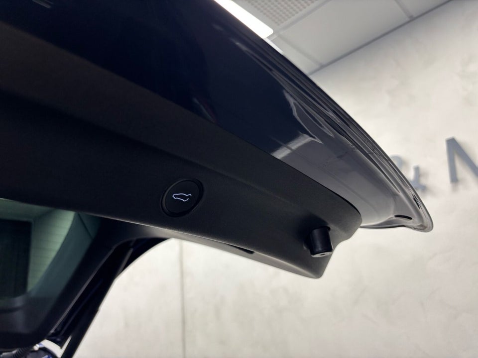 Tesla Model Y Long Range AWD 5d