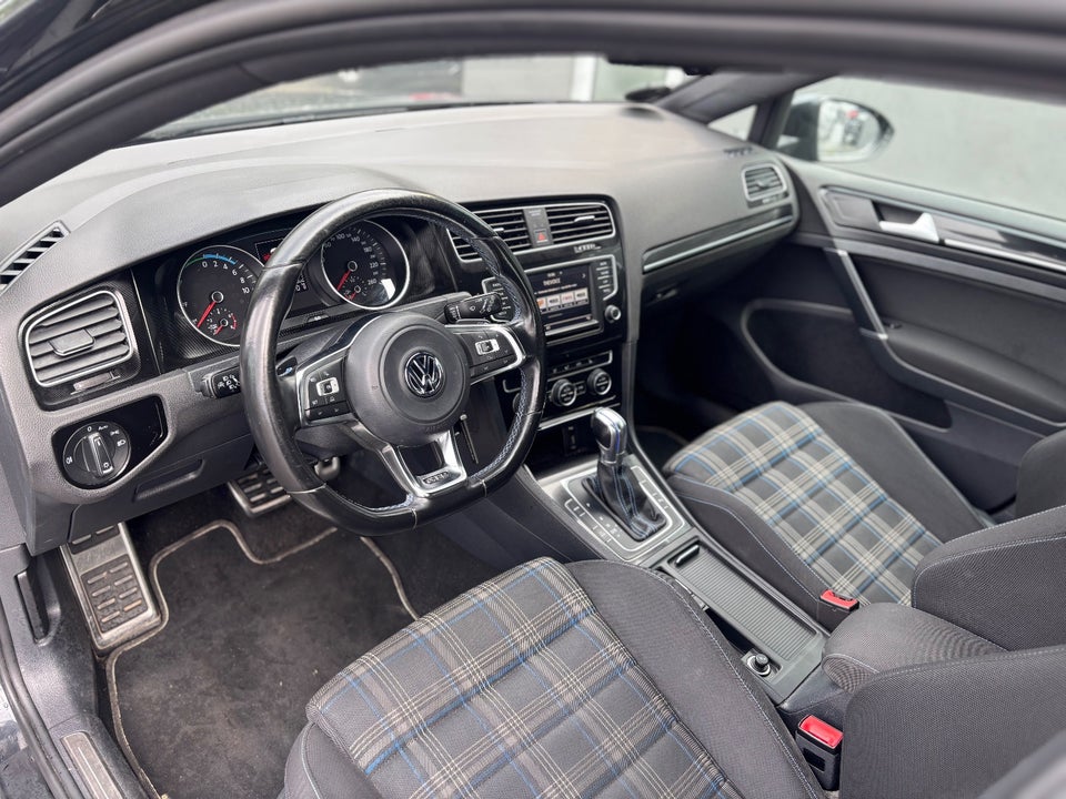 VW Golf VII 1,4 GTE Highline DSG 5d