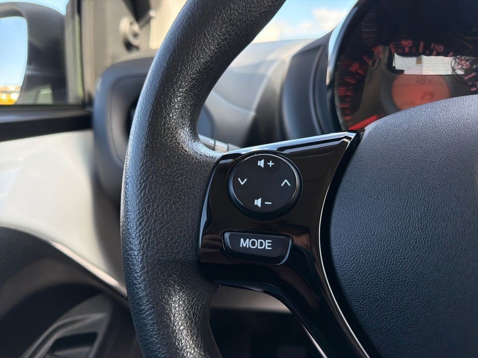 Citroën C1 1,0 VTi Attaque 5d