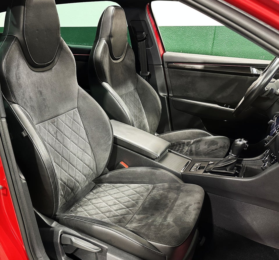 Skoda Superb 2,0 TDi 190 Sportline Combi DSG 5d