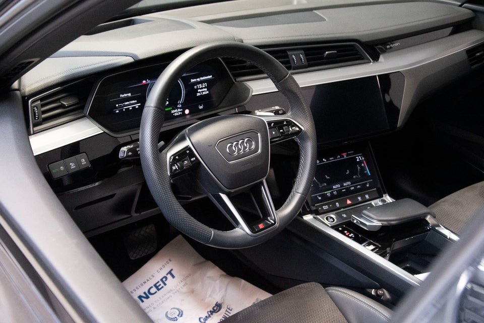 Audi e-tron 55 S-line quattro 5d