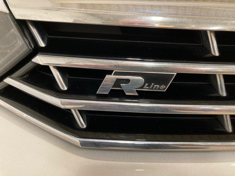 VW Passat 2,0 TSi 280 R-line Variant DSG 4Motion 5d