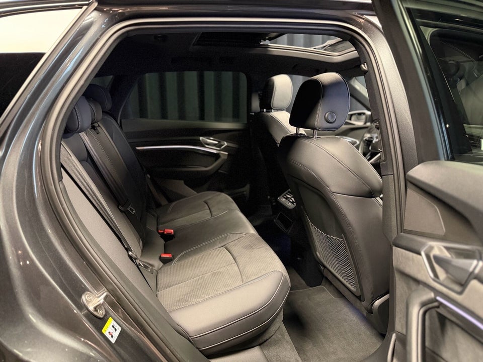 Audi e-tron S quattro 5d