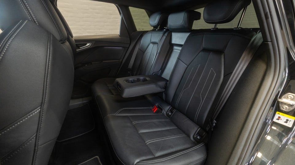 Audi Q4 e-tron 40 S-line 5d