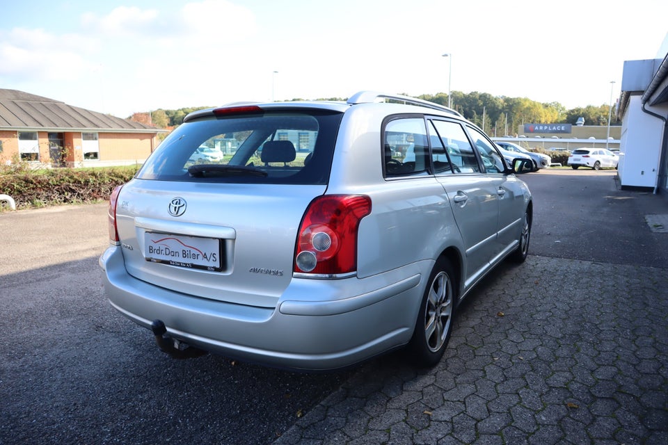 Toyota Avensis 1,8 VVT-i Sol stc. 5d