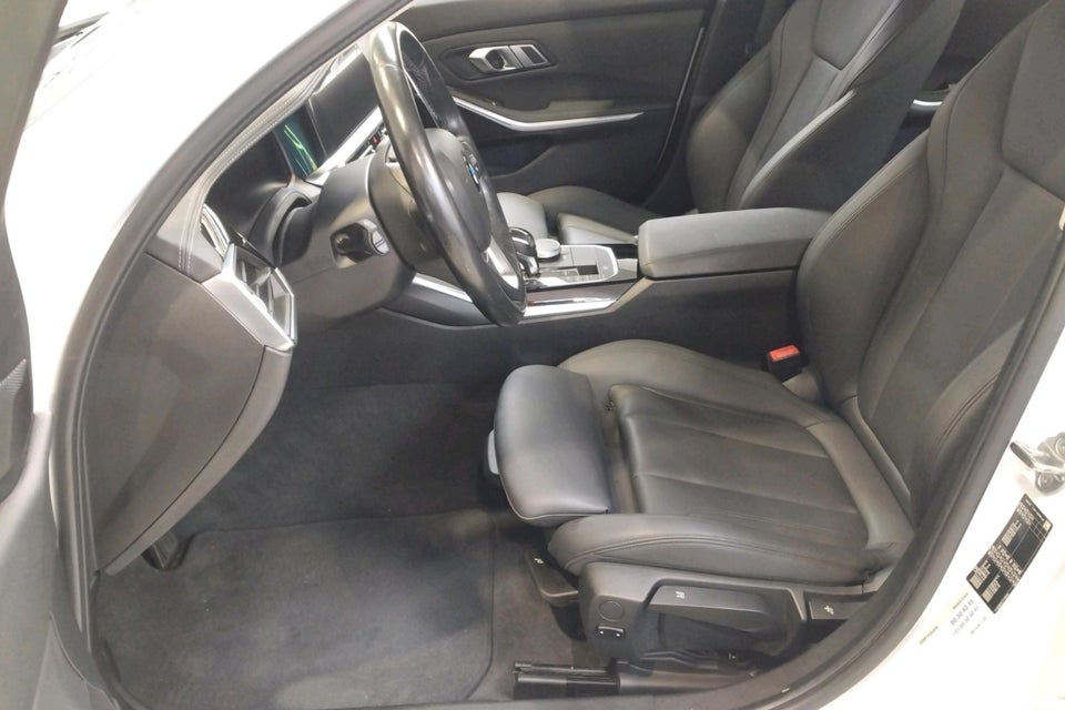 BMW 320d 2,0 Sport Line aut. 4d