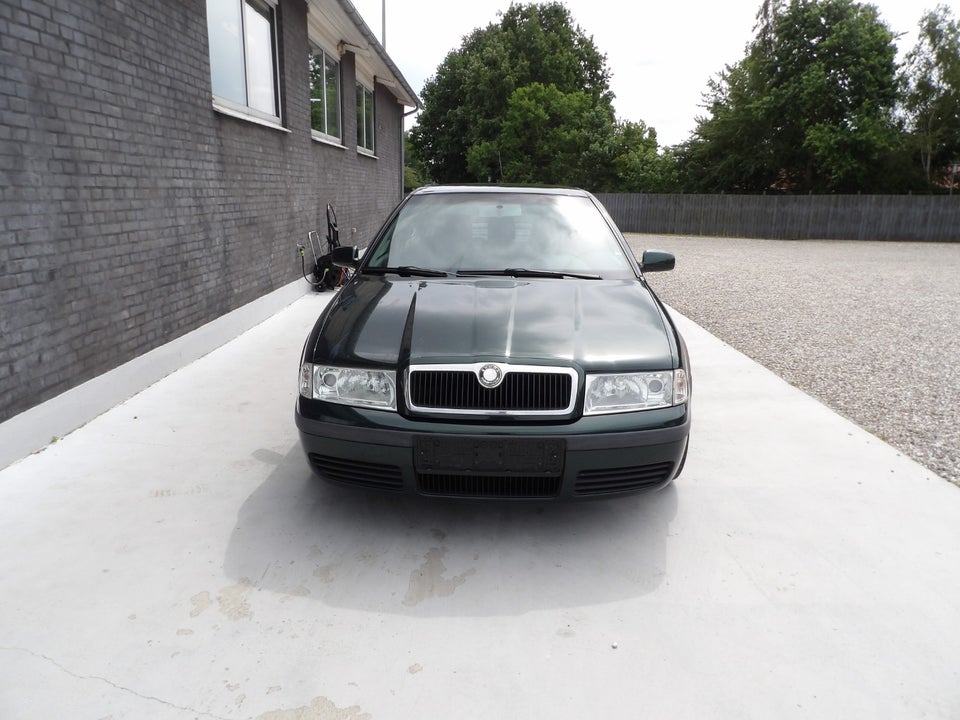 Skoda Octavia 1,6 Classic 5d