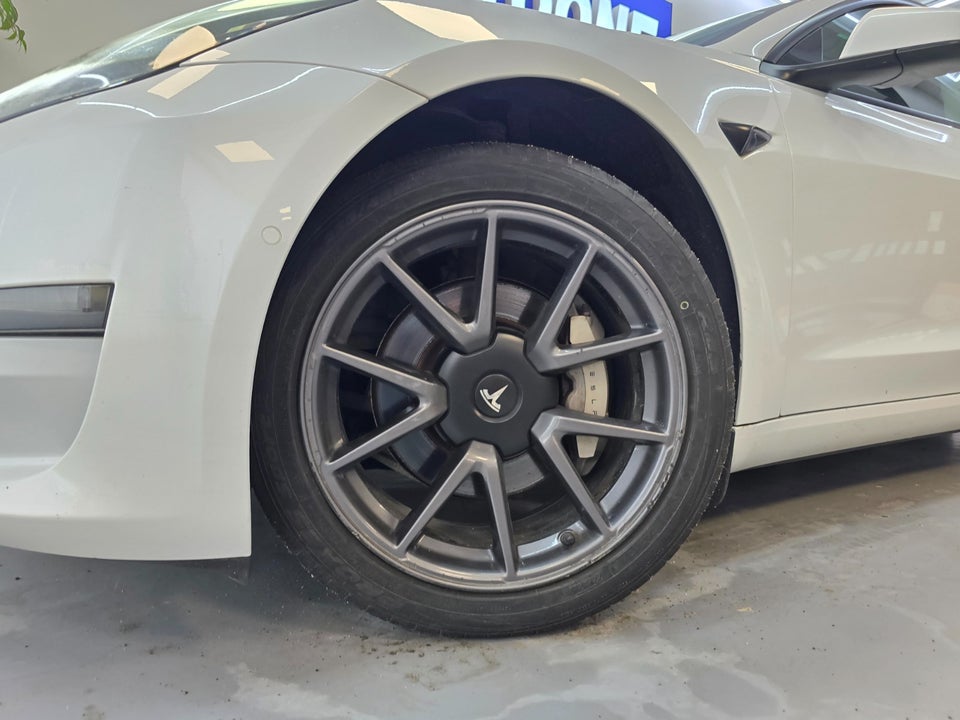 Tesla Model 3 RWD 4d
