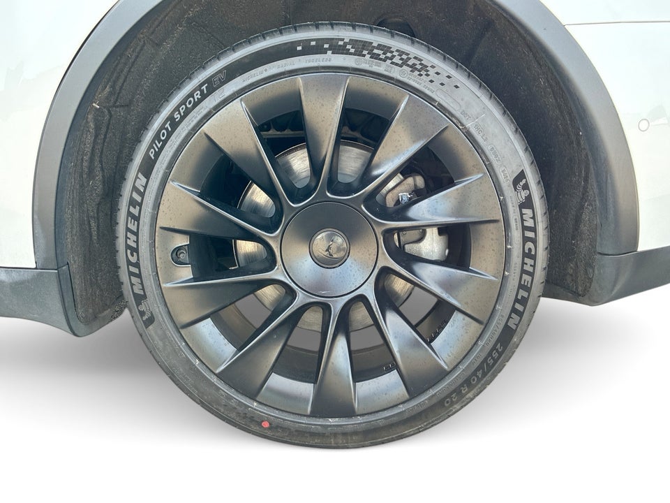 Tesla Model Y Long Range AWD 5d