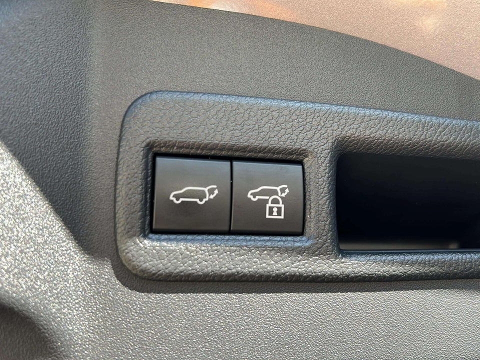 Toyota bZ4X Executive AWD 5d