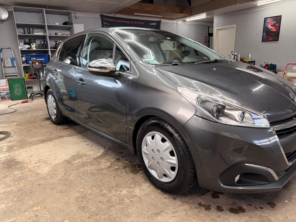 Peugeot 208 1,6 BlueHDi 100 Desire Sky 5d