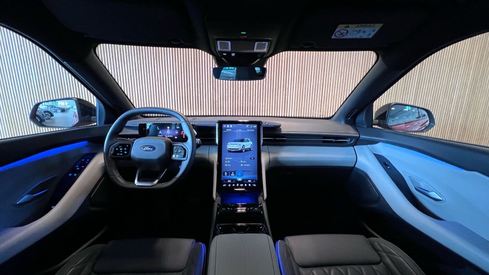 Ford Explorer 77 Premium Extended Range 5d