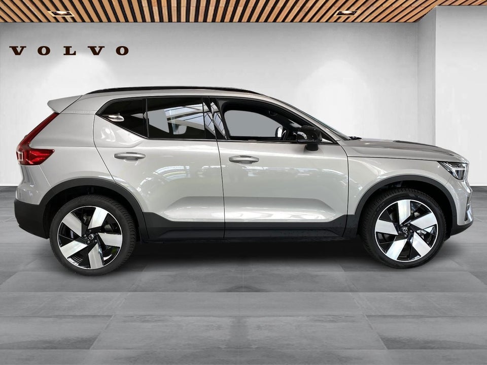 Volvo XC40 ReCharge Extended Range Plus 5d