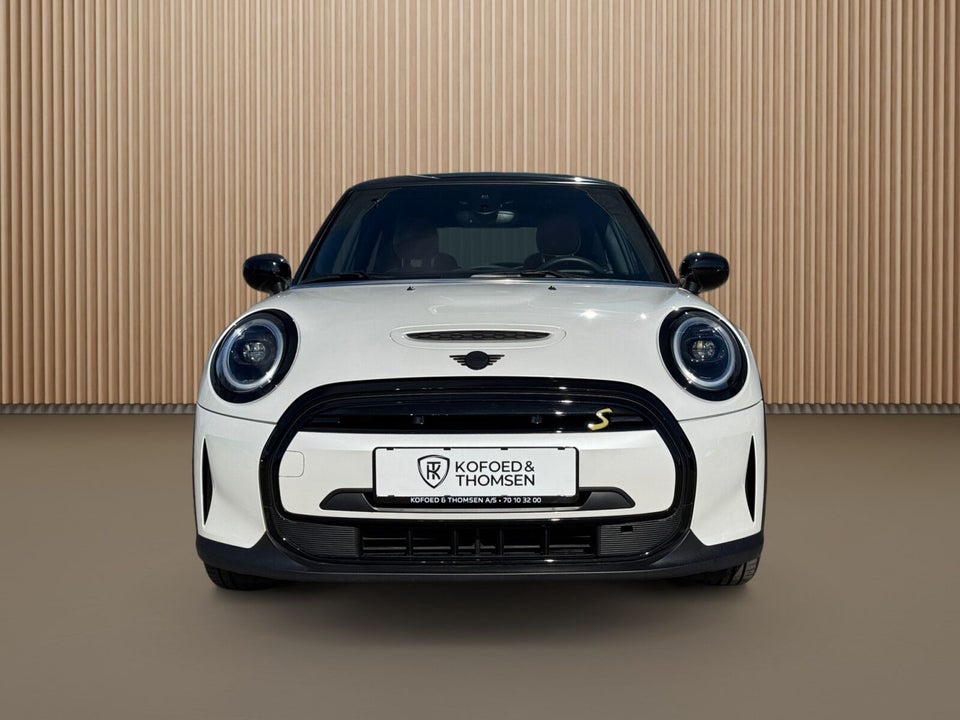 MINI Cooper SE Essential 3d