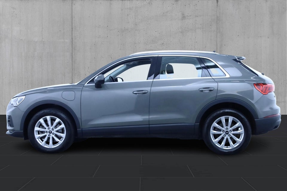 Audi Q3 45 TFSi e Attitude plus S-tr. 5d