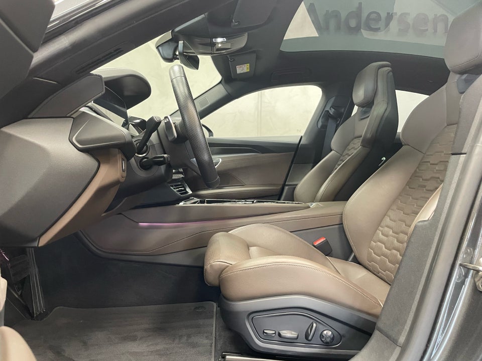 Audi e-tron GT quattro 4d