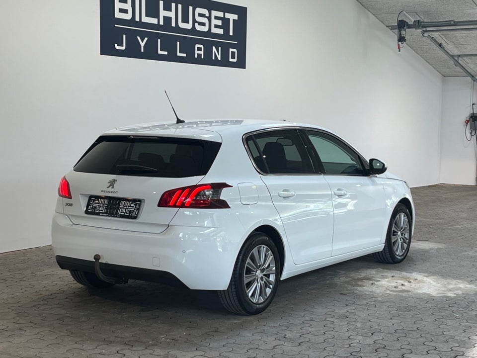 Peugeot 308 1,5 BlueHDi 130 Allure Grand 5d