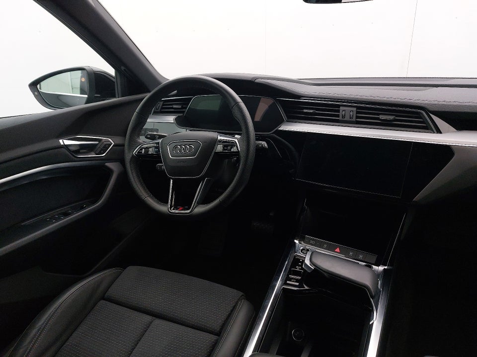 Audi e-tron 55 quattro 5d