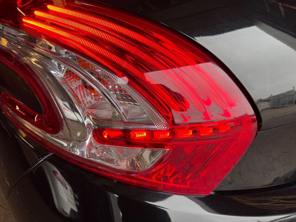 Peugeot 208 1,2 VTi Active 5d