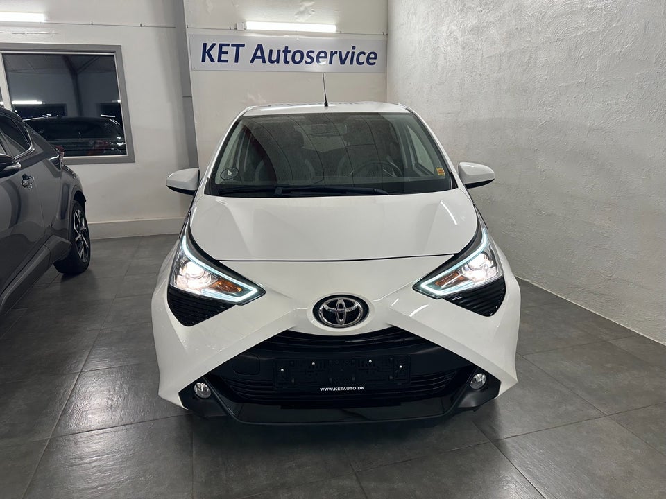 Toyota Aygo 1,0 VVT-i x-press 5d