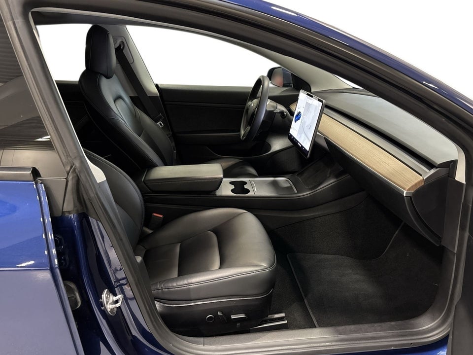 Tesla Model 3 Standard Range+ RWD 4d