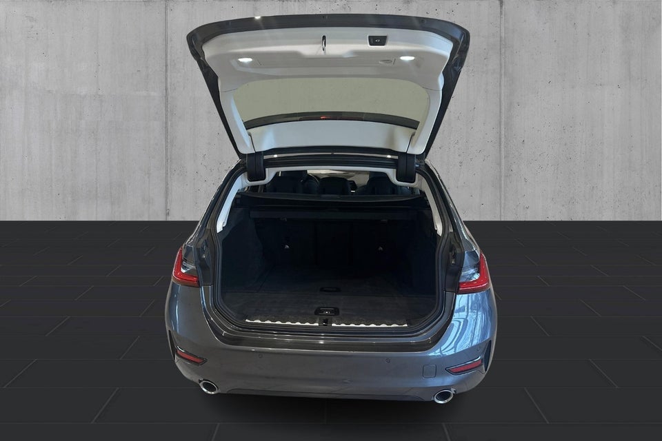 BMW 320i 2,0 Touring Sport Line aut. 5d