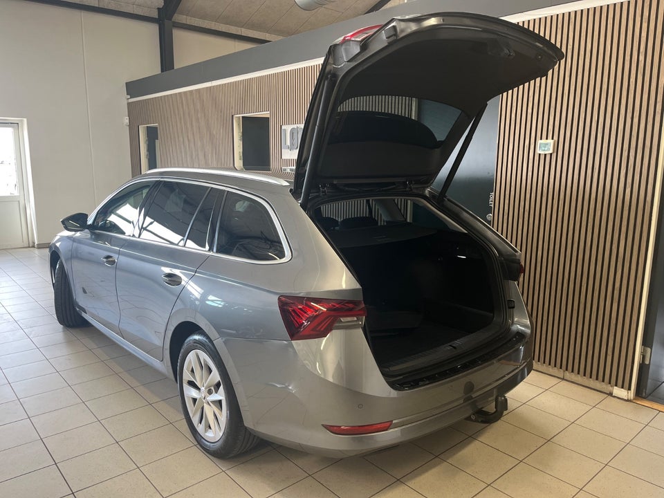 Skoda Octavia 2,0 TDi 150 Style Combi DSG 5d