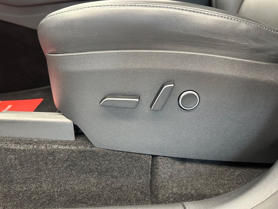 Tesla Model Y Long Range AWD 5d