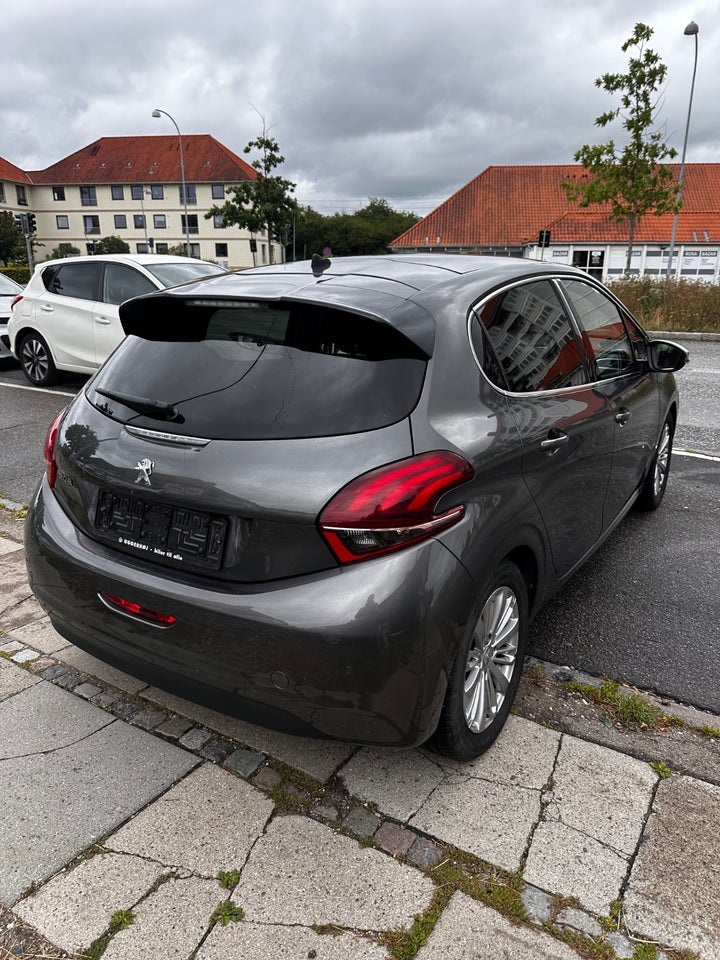 Peugeot 208 1,5 BlueHDi 100 Prestige Sky 5d