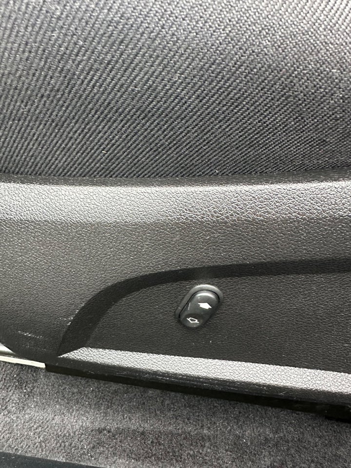 Ford Mondeo 1,8 125 Ambiente 4d