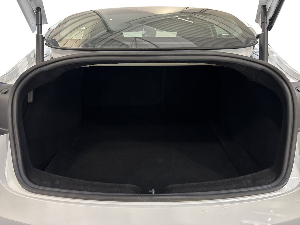 Tesla Model 3 RWD 4d