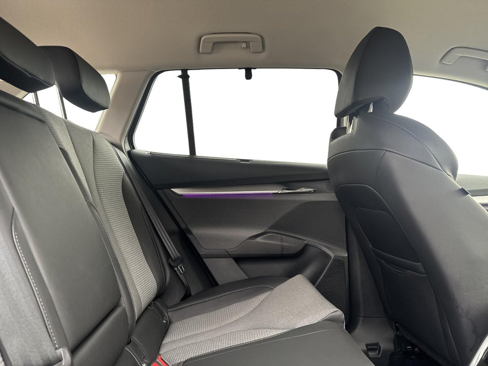 Skoda Enyaq 60 iV Loft 5d