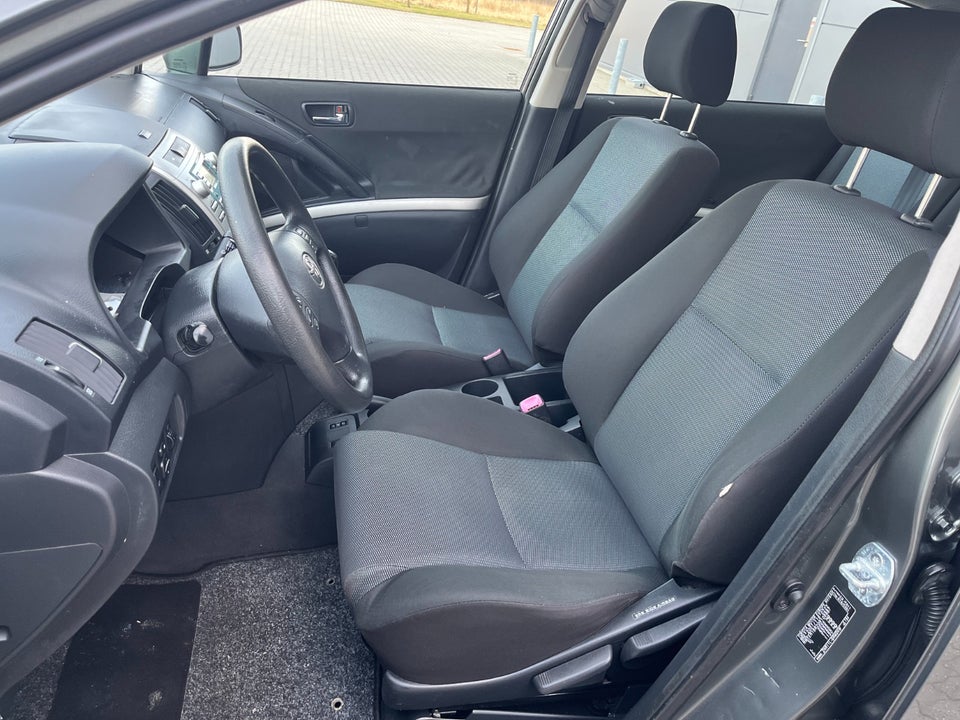 Toyota Corolla Verso 1,8 Sol 7prs 5d