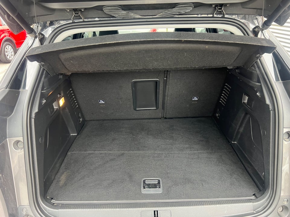 Peugeot 3008 1,6 Hybrid First Selection EAT8 5d