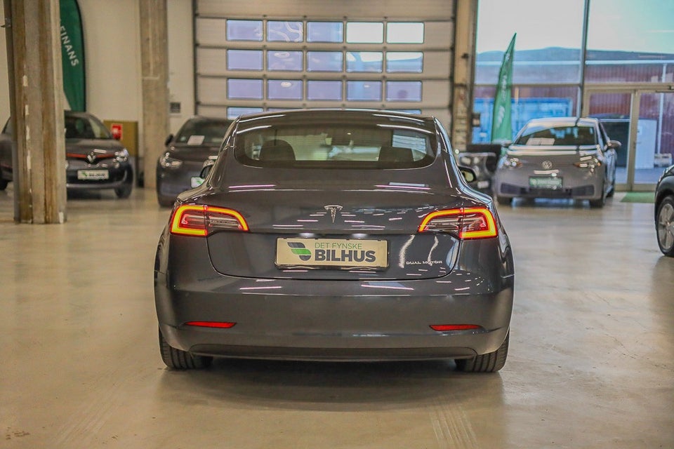 Tesla Model 3 Long Range AWD 4d