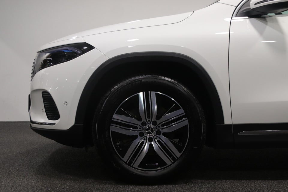 Mercedes EQA300 Progressive 4Matic 5d