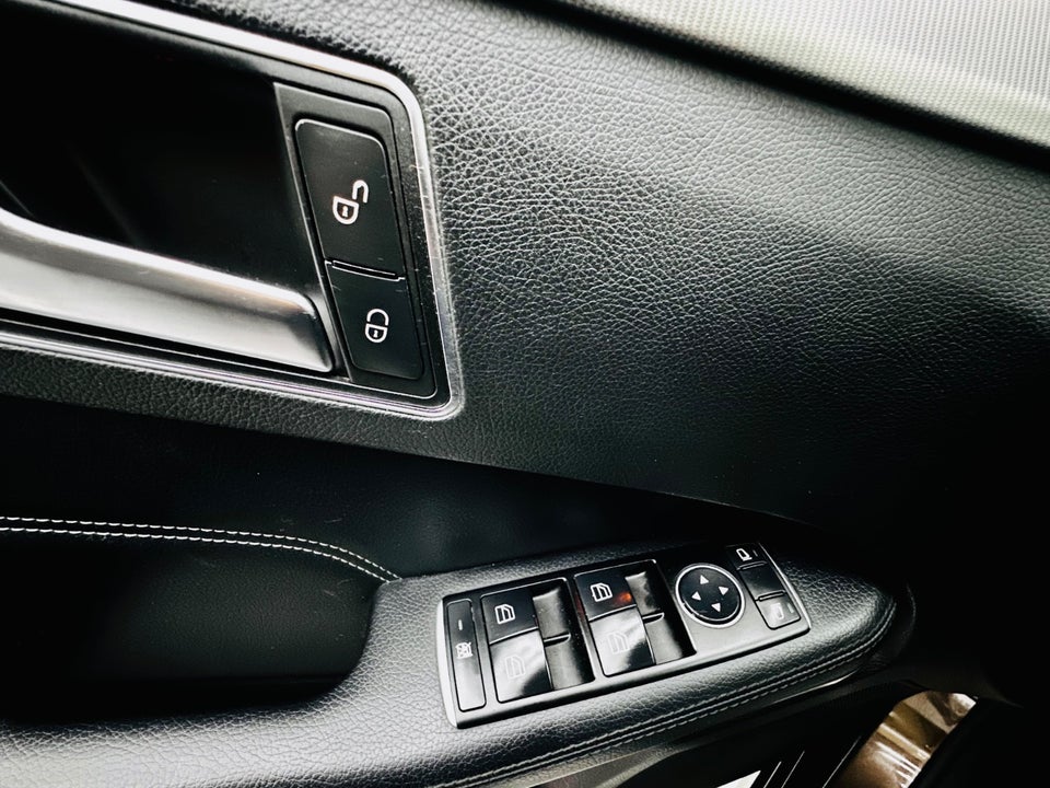 Mercedes E220 2,2 BlueTEC Avantgarde stc. 5d