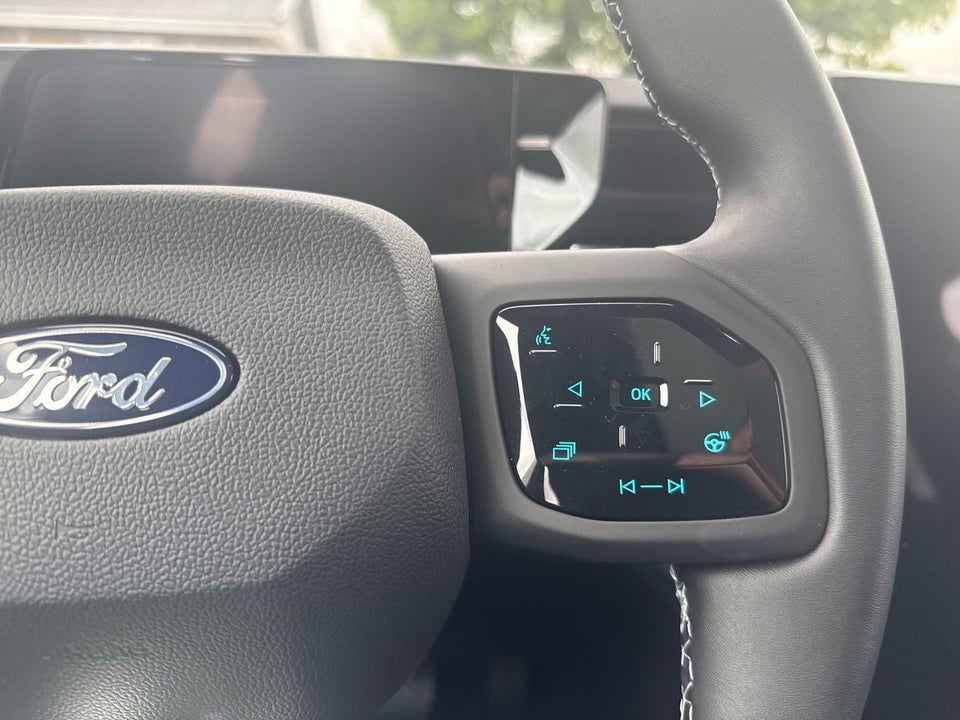 Ford Capri 84 Premium Extended Range AWD 5d