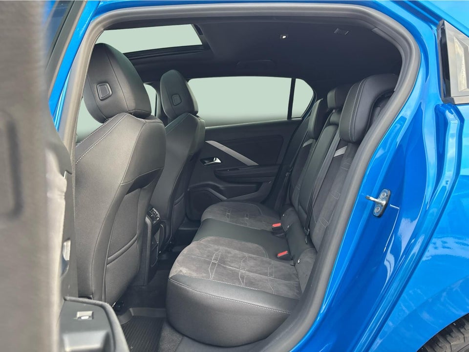 Opel Astra-e 54 Ultimate 5d