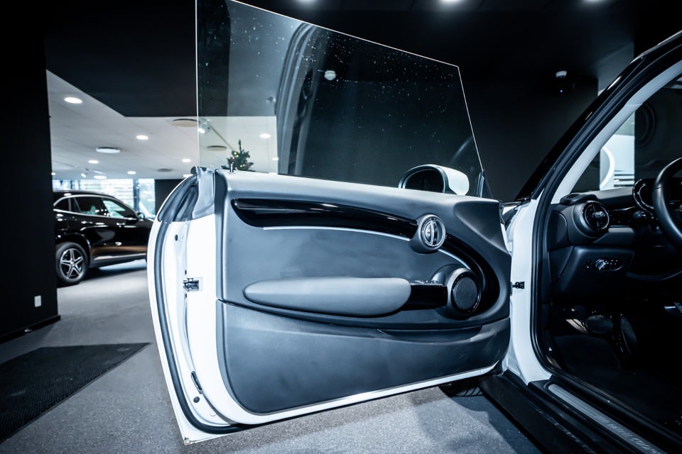 MINI Cooper SE Classic Trim 3d