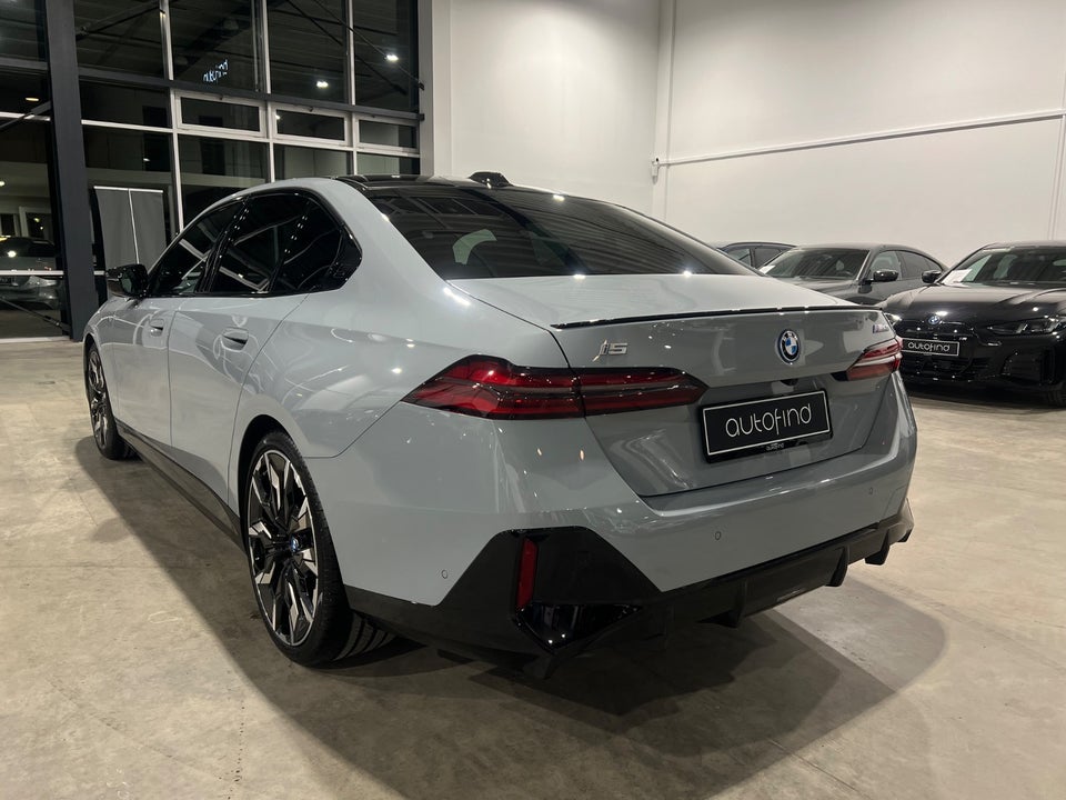 BMW i5 M60 xDrive 4d