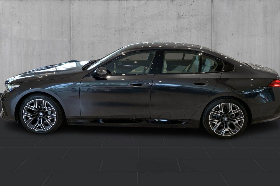 BMW i5 eDrive40 M-Sport 4d