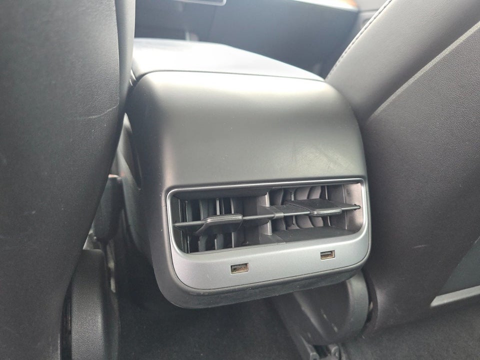 Tesla Model 3 Long Range AWD 4d